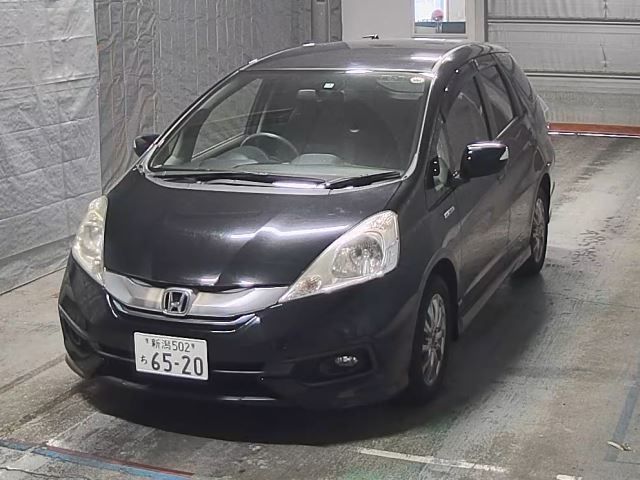 2605 Honda Fit shuttle GP2 2014 г. (HERO)